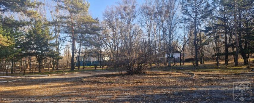 Прогулочная зона, прилегающая к Монументу жителям Партизанска, павшим в сражениях Великой Отечественной войны (г.Партизанск)