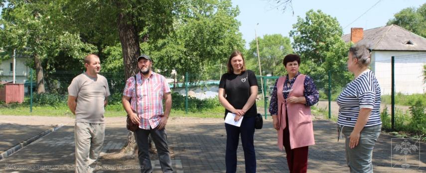 Общественные наблюдатели проводят мониторинг объектов Общественные наблюдатели проводят мониторинг объектов