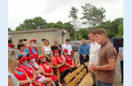 13.08.2021 Губернатор Приморского края Олег Кожемяко встретился с работниками  предприятия по производству деревянной посуды | Администрация муниципального округа город Партизанск Приморского края Официальный сайт